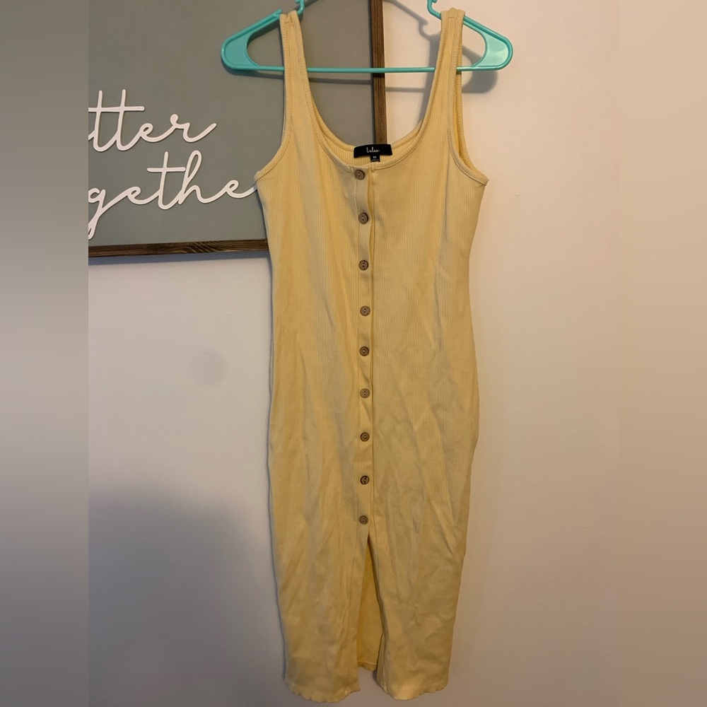Beautiful stretchy button down yellow midi